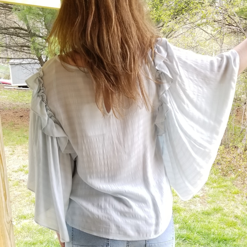 1.State Ruffles Bell Sleeves Top, S, NWT - Picture 3 of 13